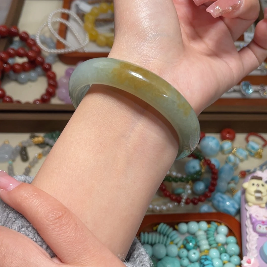 翡翠手镯未镶嵌手镯