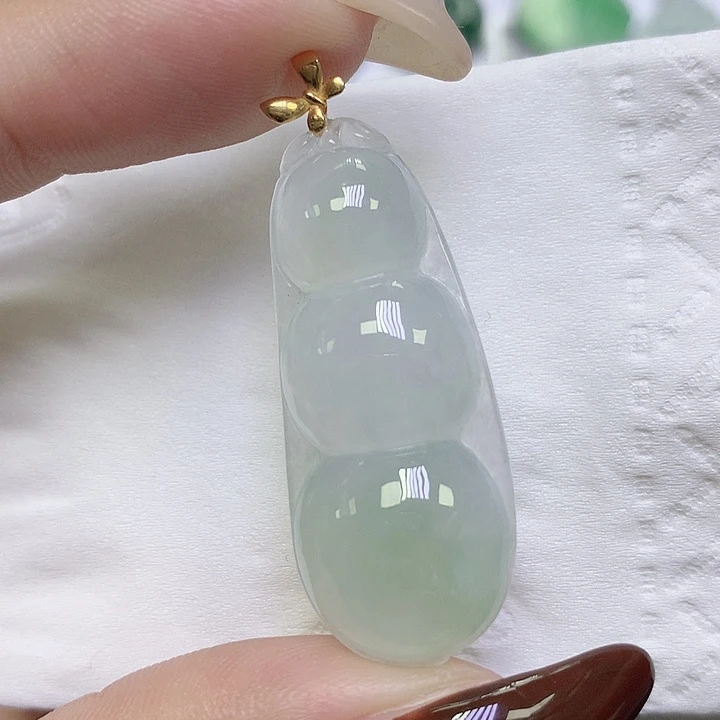 翡翠18K金镶嵌颈饰 缅甸翡翠 福豆