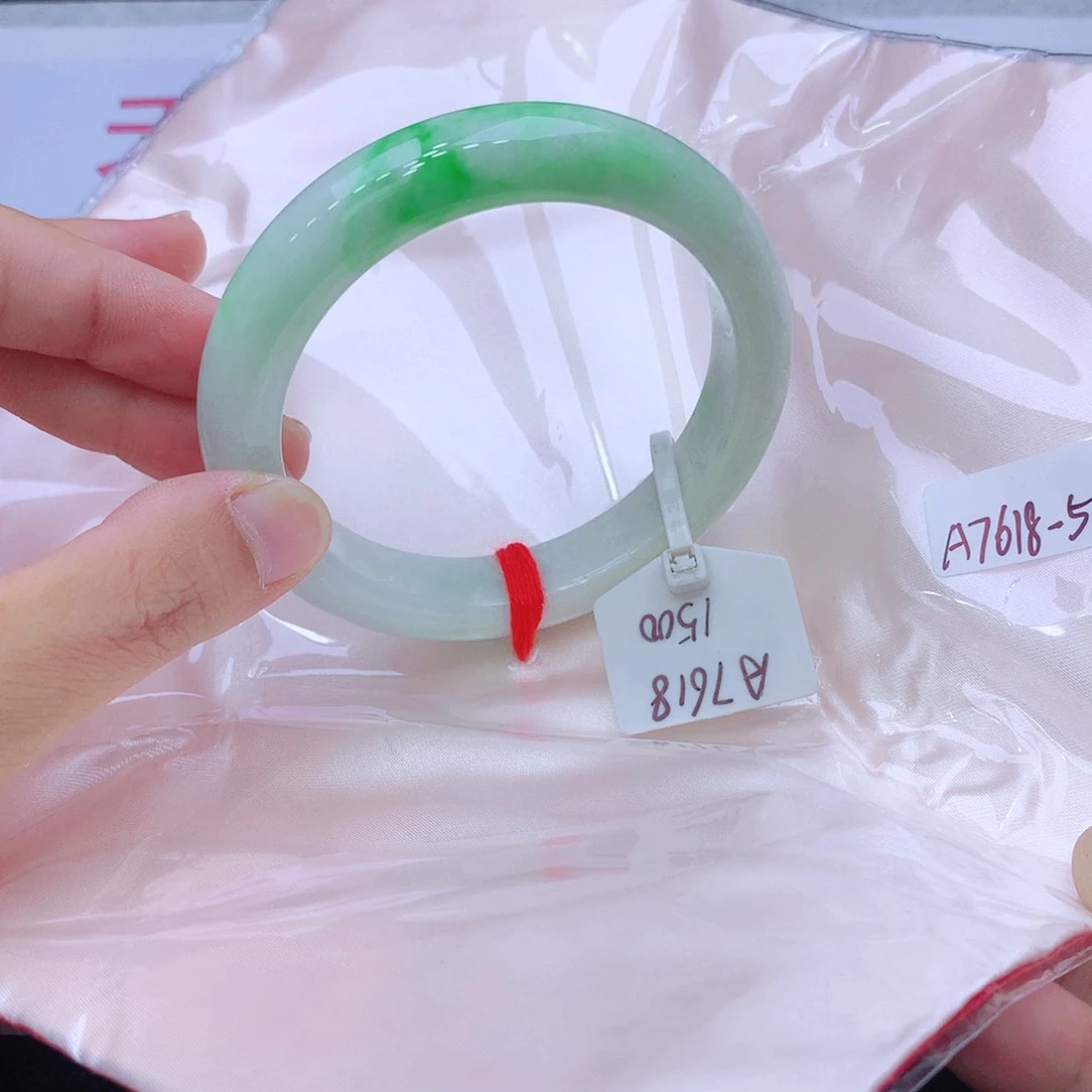 未镶嵌手镯翡翠翡翠