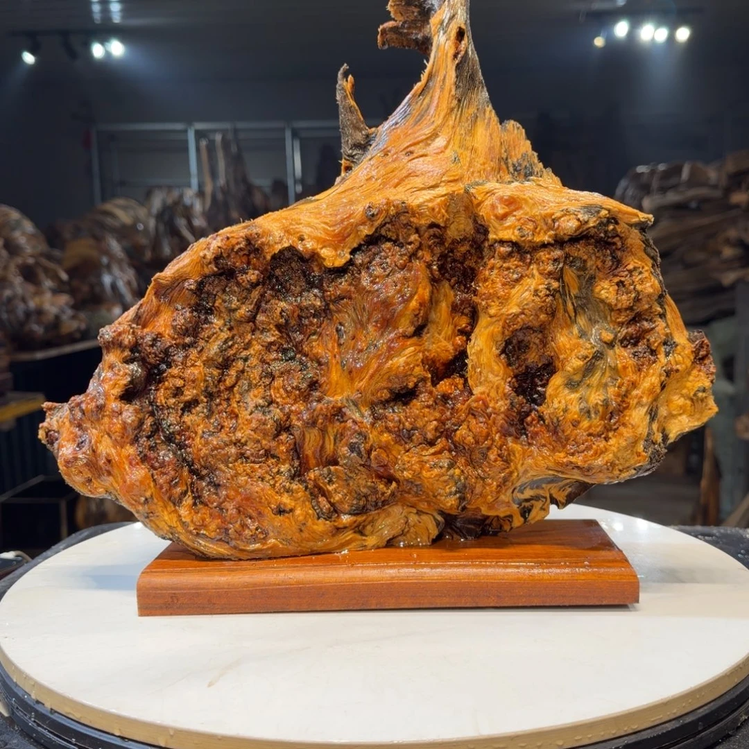 P***哥木王一刀琥珀木摆件14