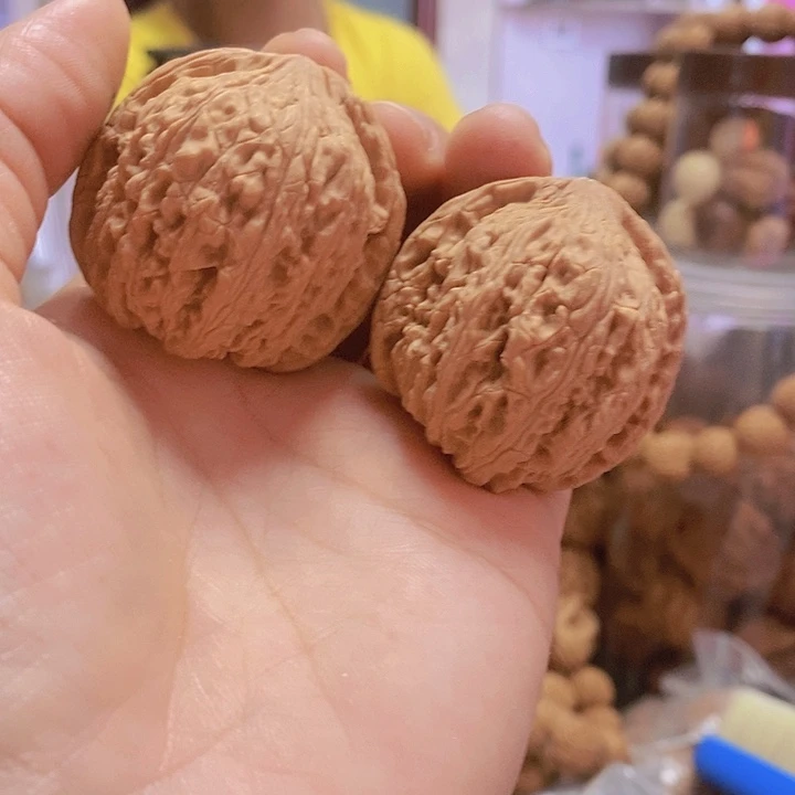 【闪购商品】文玩核桃把件41.5泥鳅背水尖