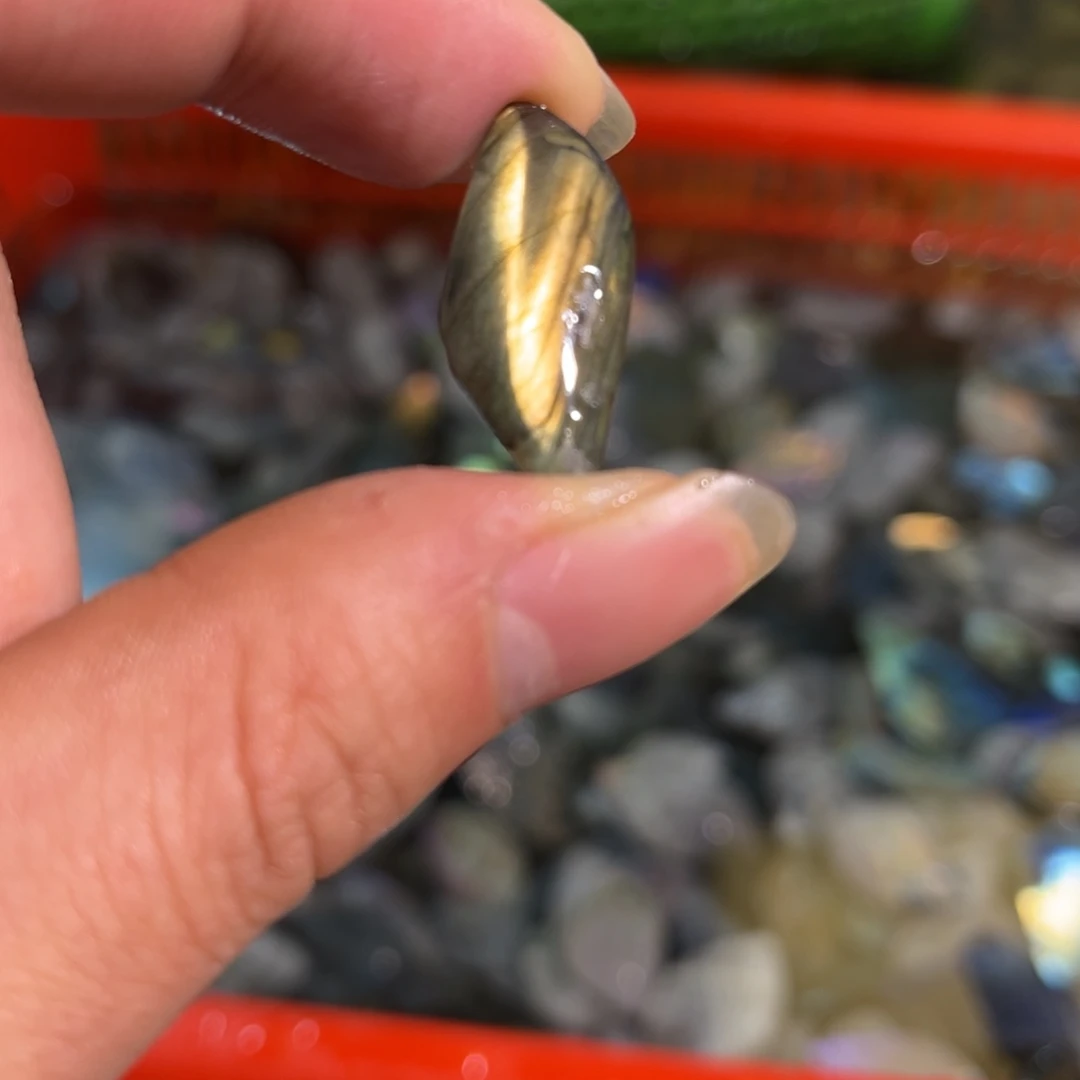 拉长石吊坠未镶嵌风****）