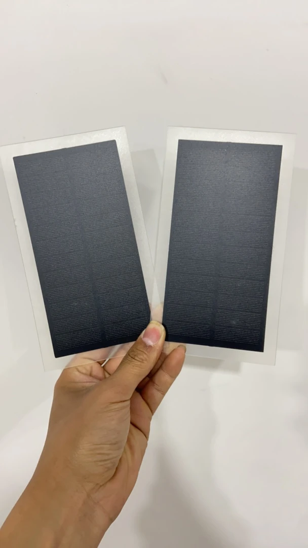 （7V4W）新款柔性太阳能光伏板二块（约长18宽10公分）