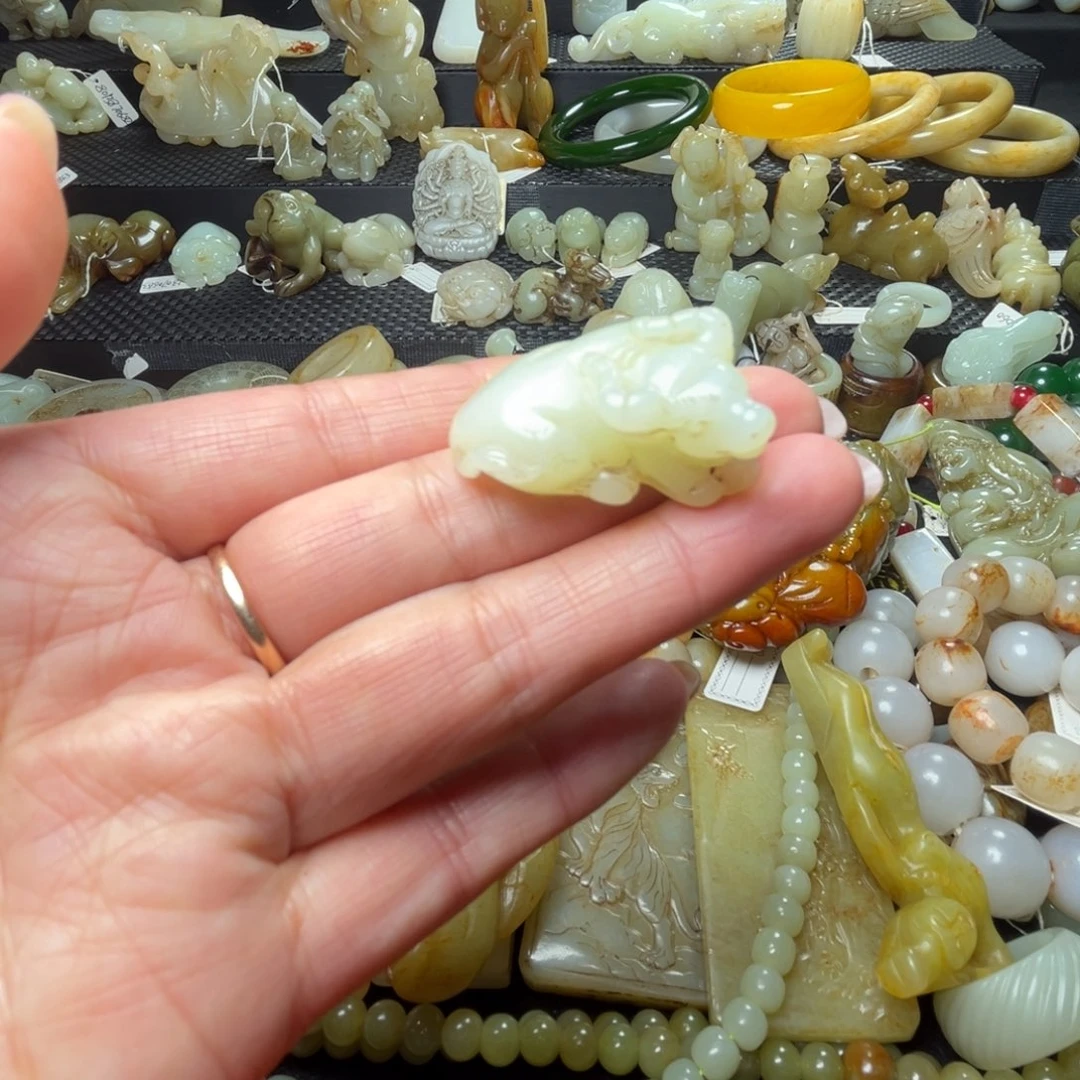 糟***想和田玉未镶嵌颈饰