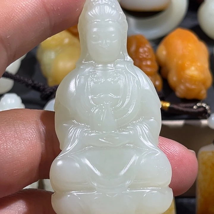 冰***淋和田玉未镶嵌颈饰