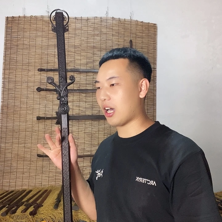 轻***上紫檀木类成套家具做旧，裂过