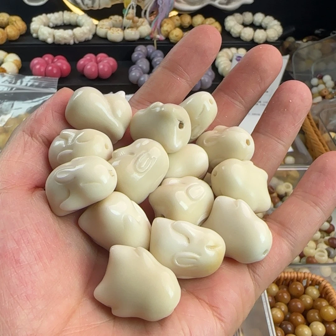 吊坠菩提根/象牙果微瑕白色趴趴兔5颗（2单宠1颗）