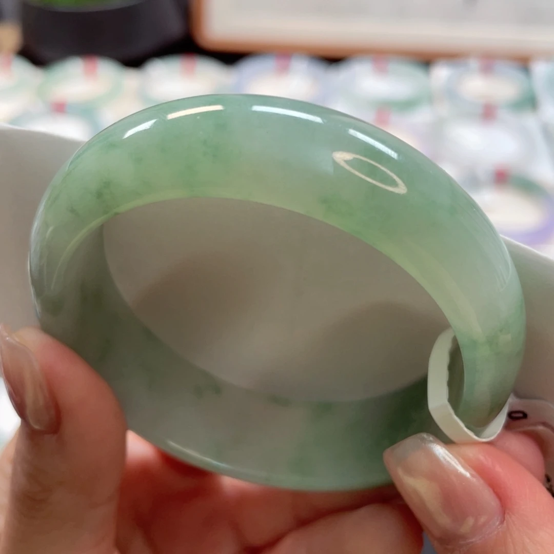 【闪购商品】翡翠手镯未镶嵌55.5宽轮胎阳光玫瑰葡萄肉22号