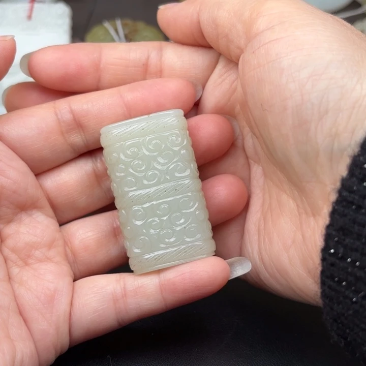 未镶嵌和田玉挂件节