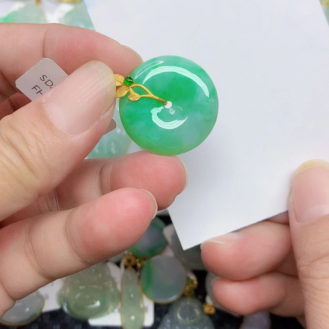 翡翠18K金镶嵌颈饰356785