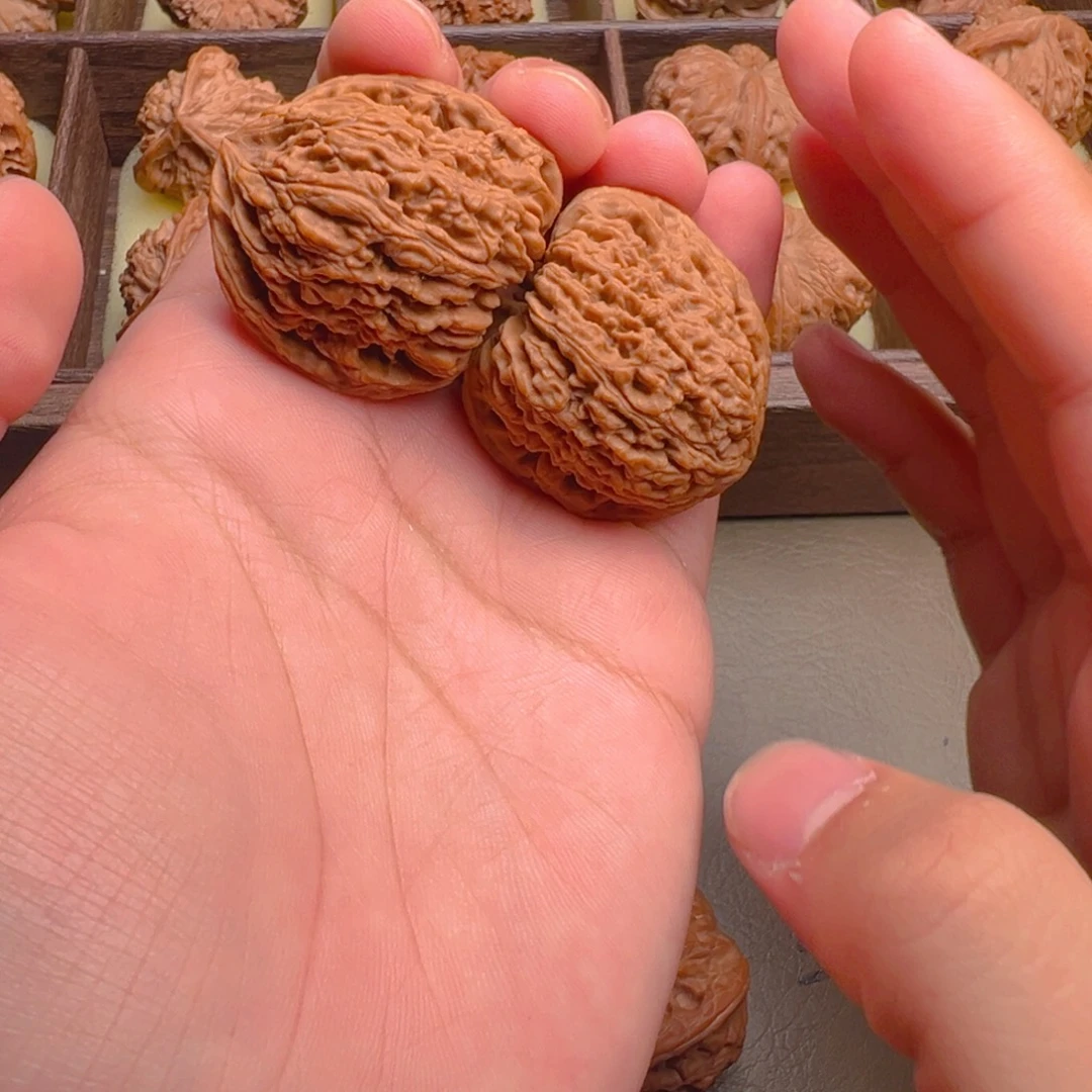 文玩核桃把件南疆石