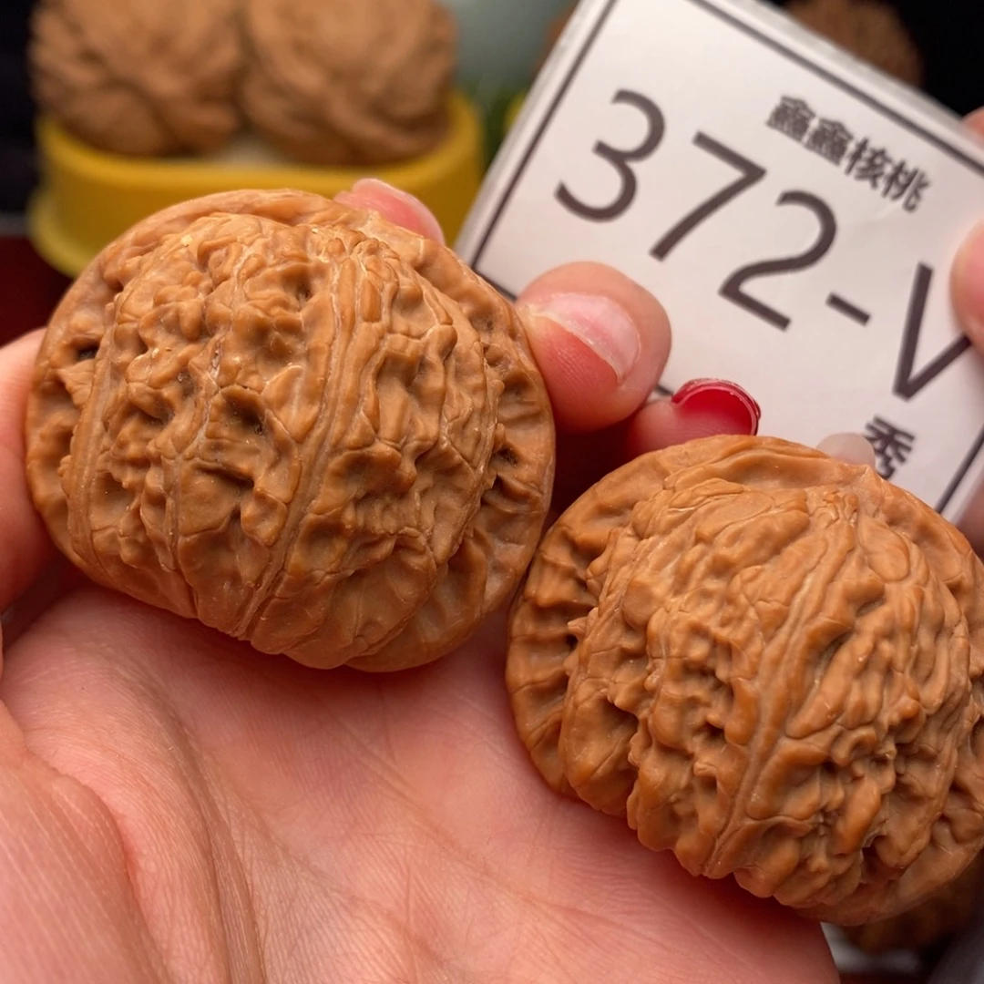 桃核把件白狮子42……