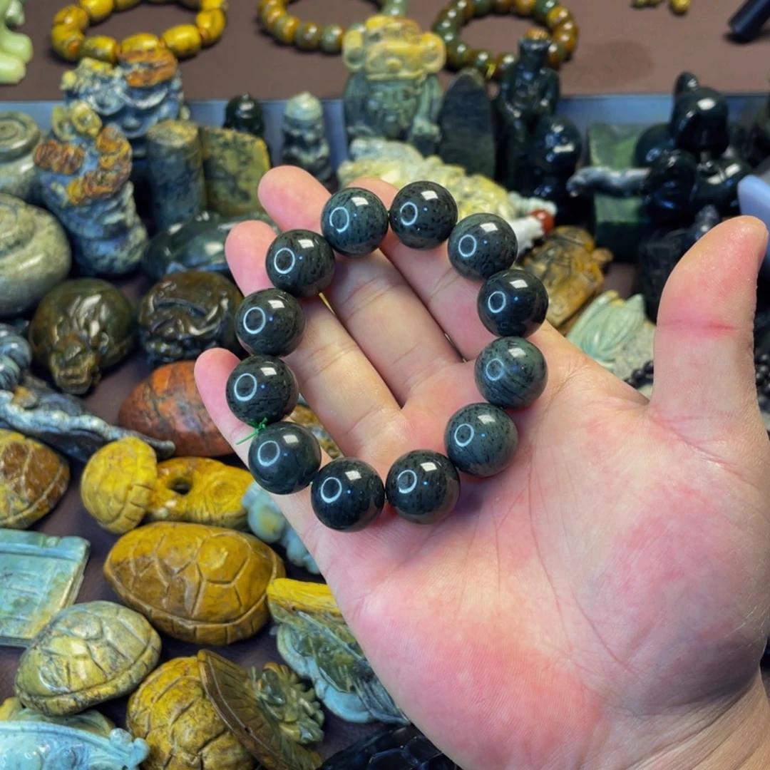 【闪购商品】未镶嵌岫岩河磨玉（透闪石质玉）挂件