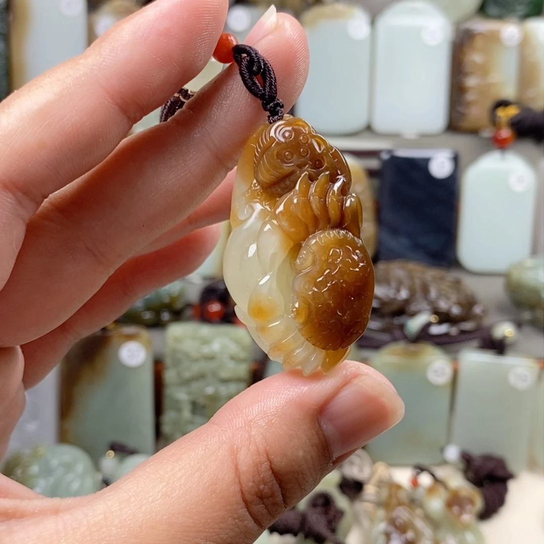和田玉（糖玉）未镶嵌颈饰万**意