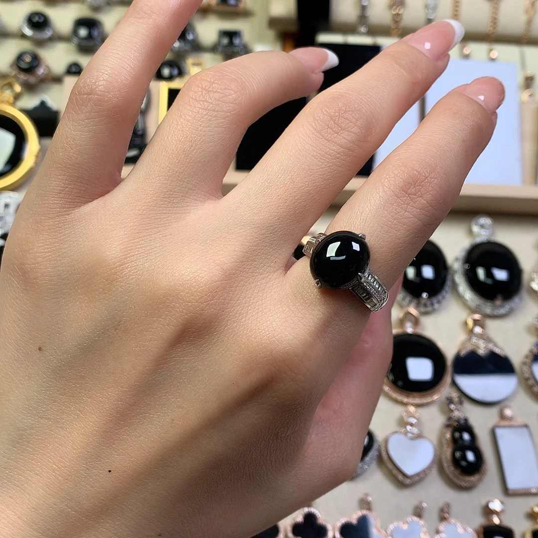 翡翠戒指18K金镶嵌墨翠