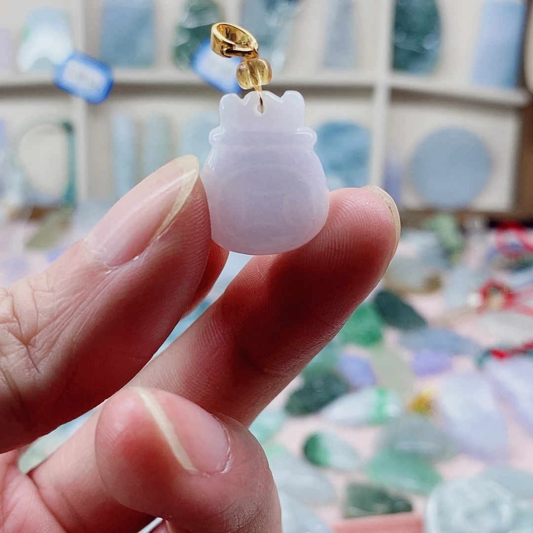 颈饰未镶嵌翡翠天然