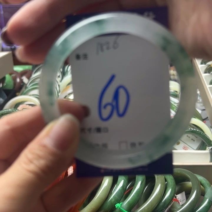 石英岩玉未镶嵌手镯