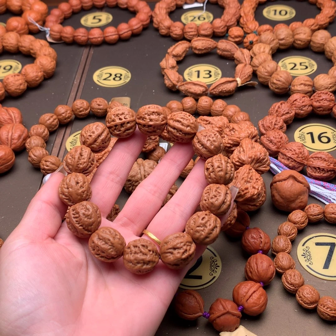 l***i文玩核桃手串八棱