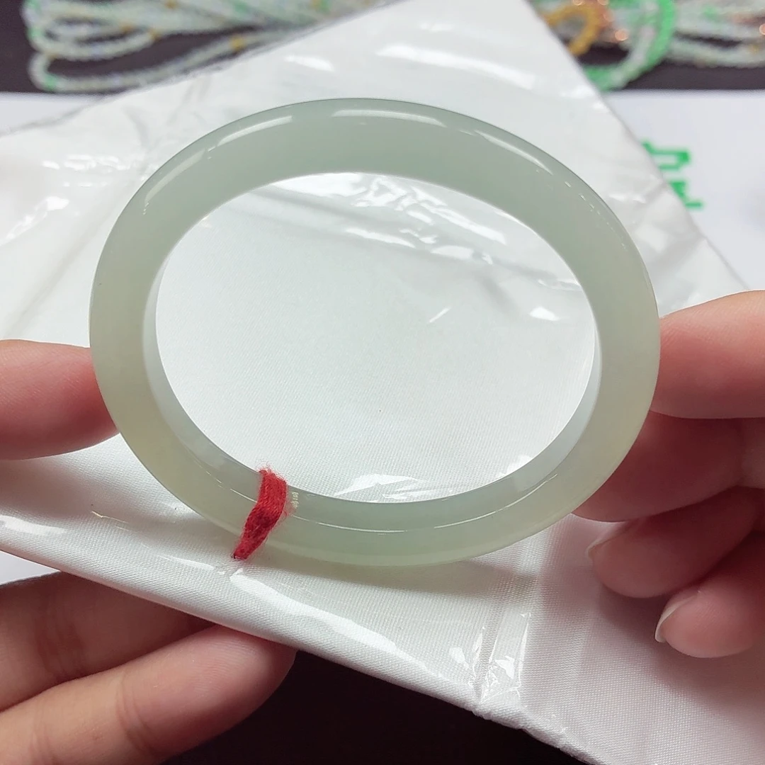 С***о翡翠未镶嵌手镯（贵妃镯）天然缅甸A货翡翠