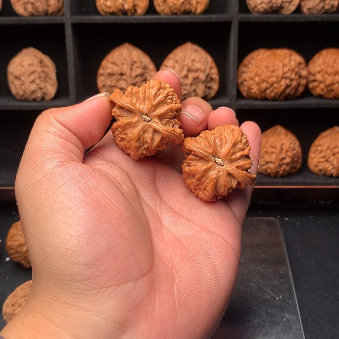 N***R文玩核桃吊坠核桃