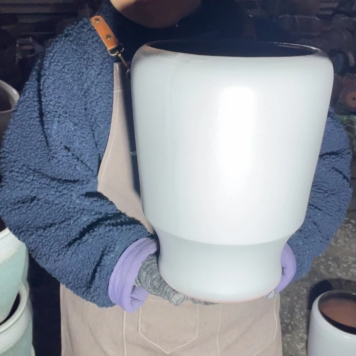 花盆紫砂口20高31瑕疵瑕疵
