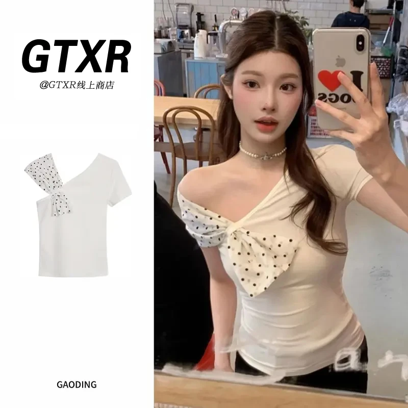纯欲甜辣妹波点蝴蝶结斜露肩短袖t恤女夏季2025新款别致绝美上衣