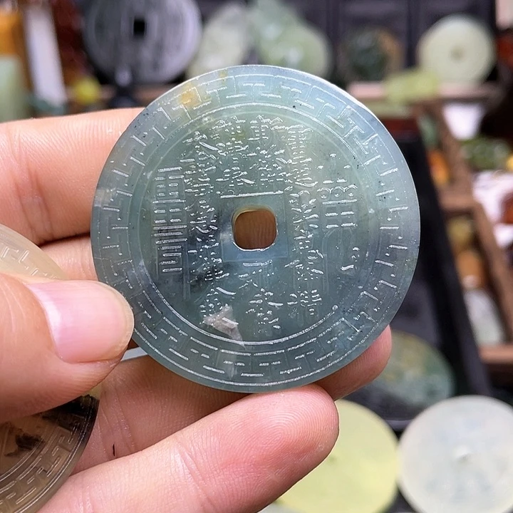 蛇纹石玉挂件未镶嵌