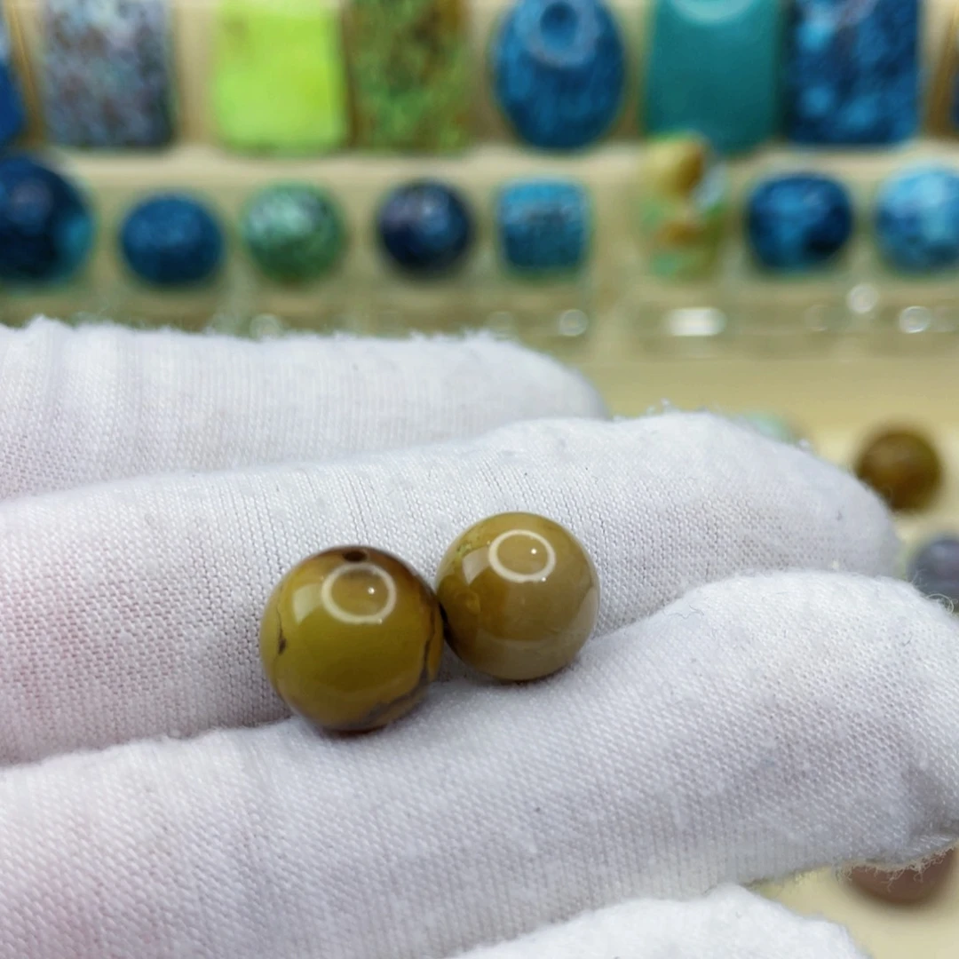 未镶嵌绿松石颈饰