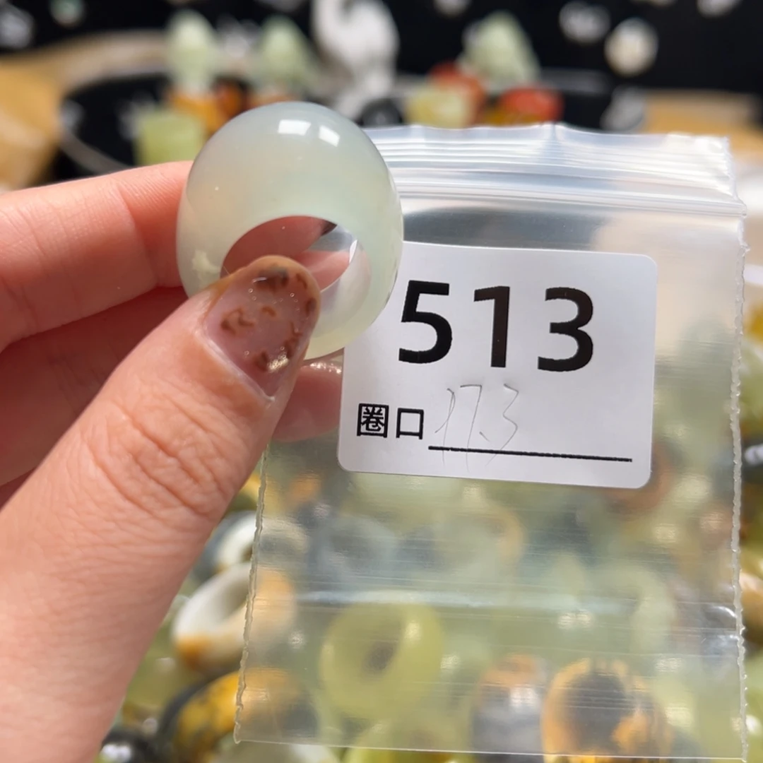 人***界蛇纹石玉未镶嵌戒指