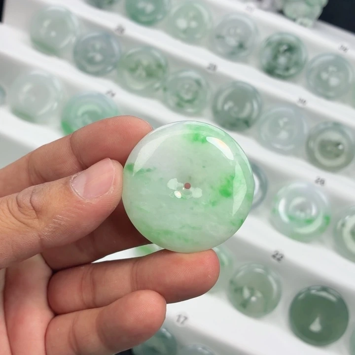 翡翠未镶嵌颈饰缅甸天然A货翡翠42.3-7.4