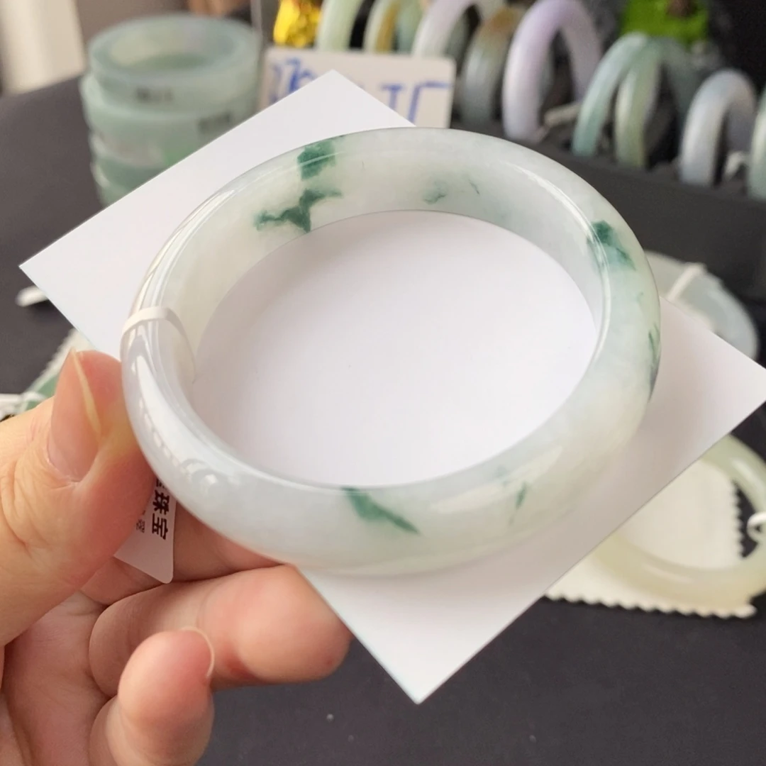 翡翠未镶嵌手镯白底飘花52.7