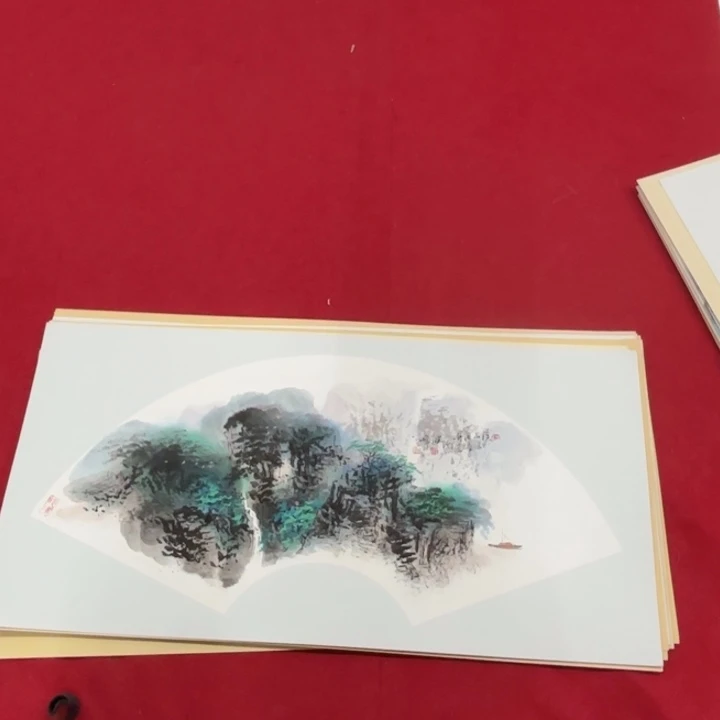 国画花鸟等图案为一体而