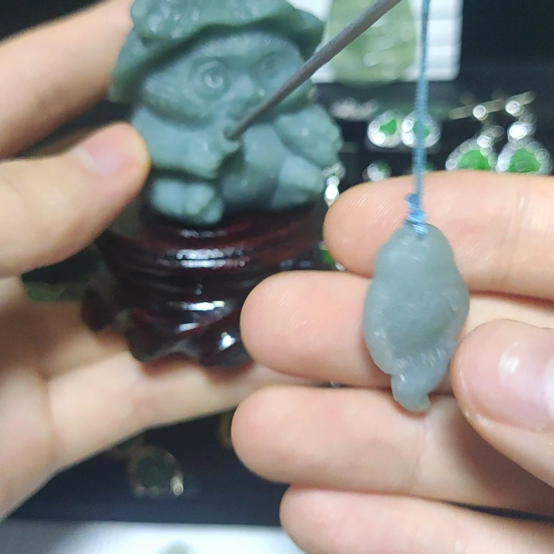 颈饰未镶嵌翡翠熊猫钓鱼带底座卡50