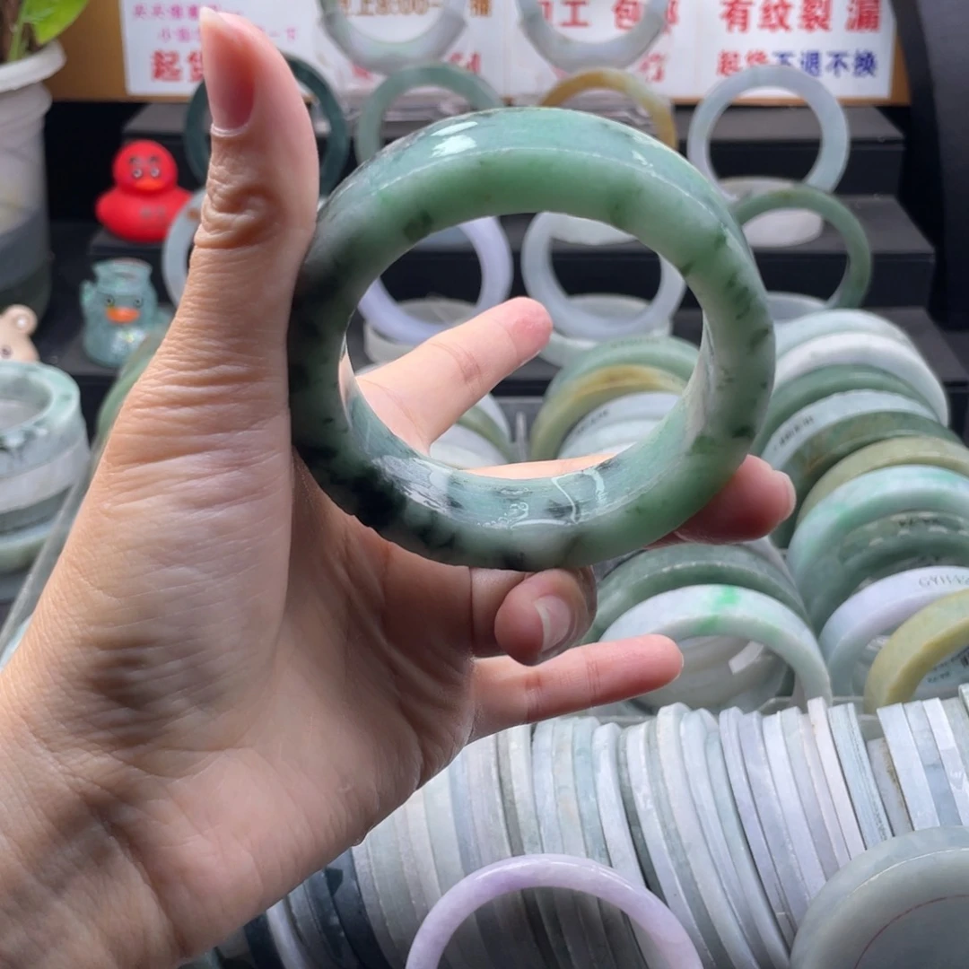 【闪购商品】未镶嵌手镯定制翡翠达**吉