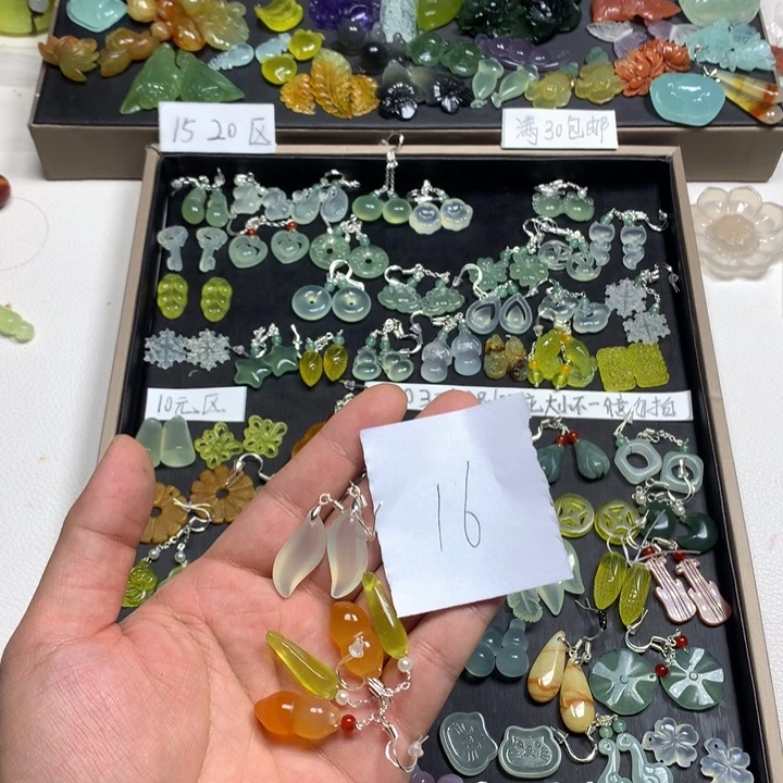 星***.蛇纹石玉合金耳钉