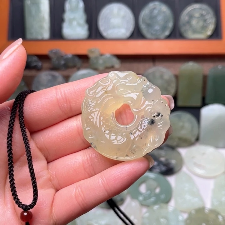 岫玉吊坠(赠链)未镶嵌土****）