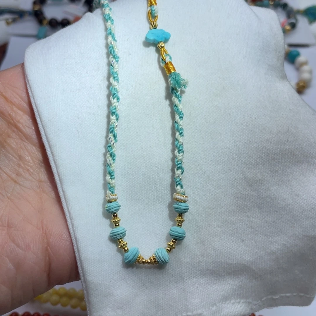 绿松石未镶嵌颈饰