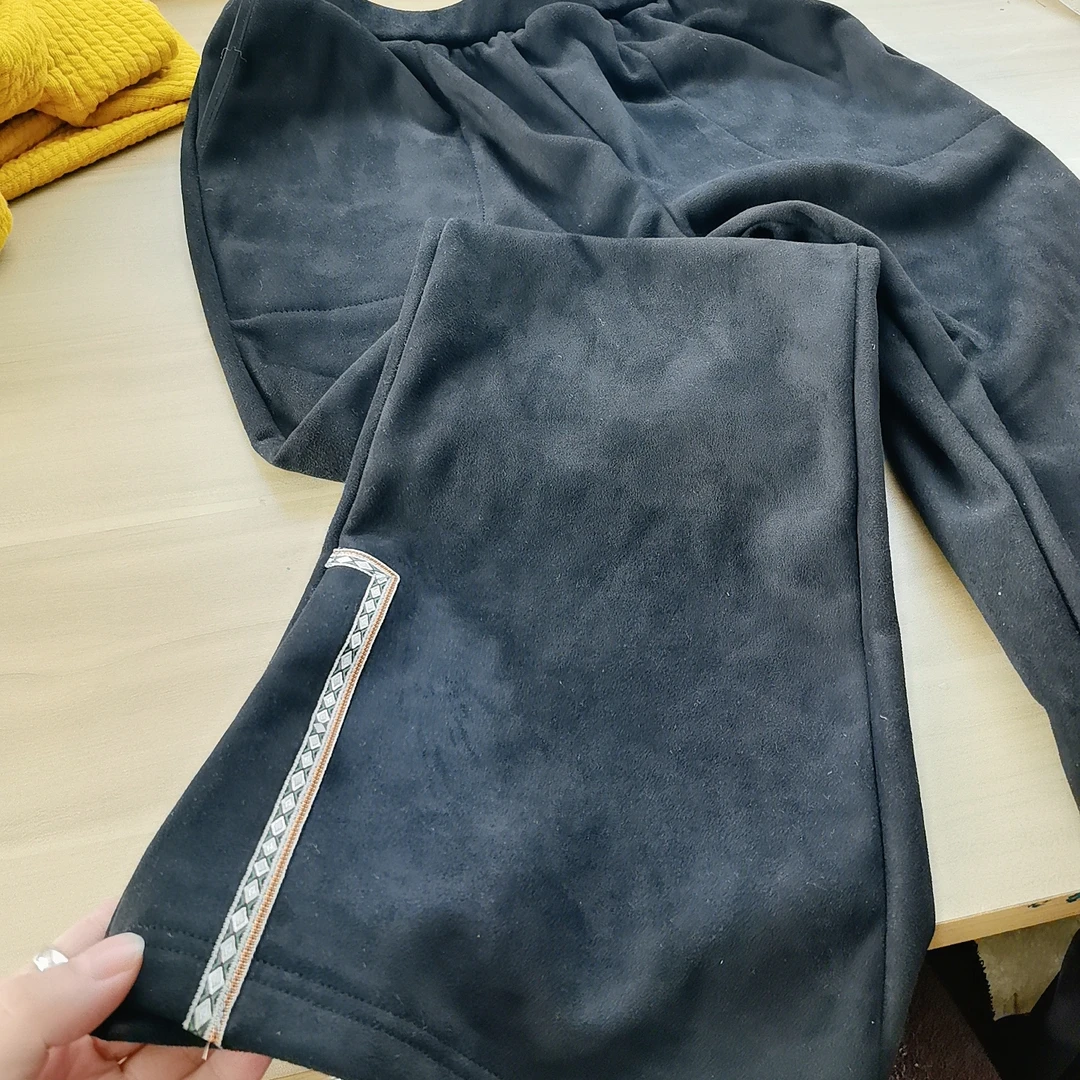 国风新中式皮毛一体加绒裤子H2511101