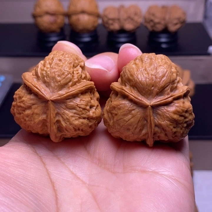 文玩核桃把件花开富贵三楞38
