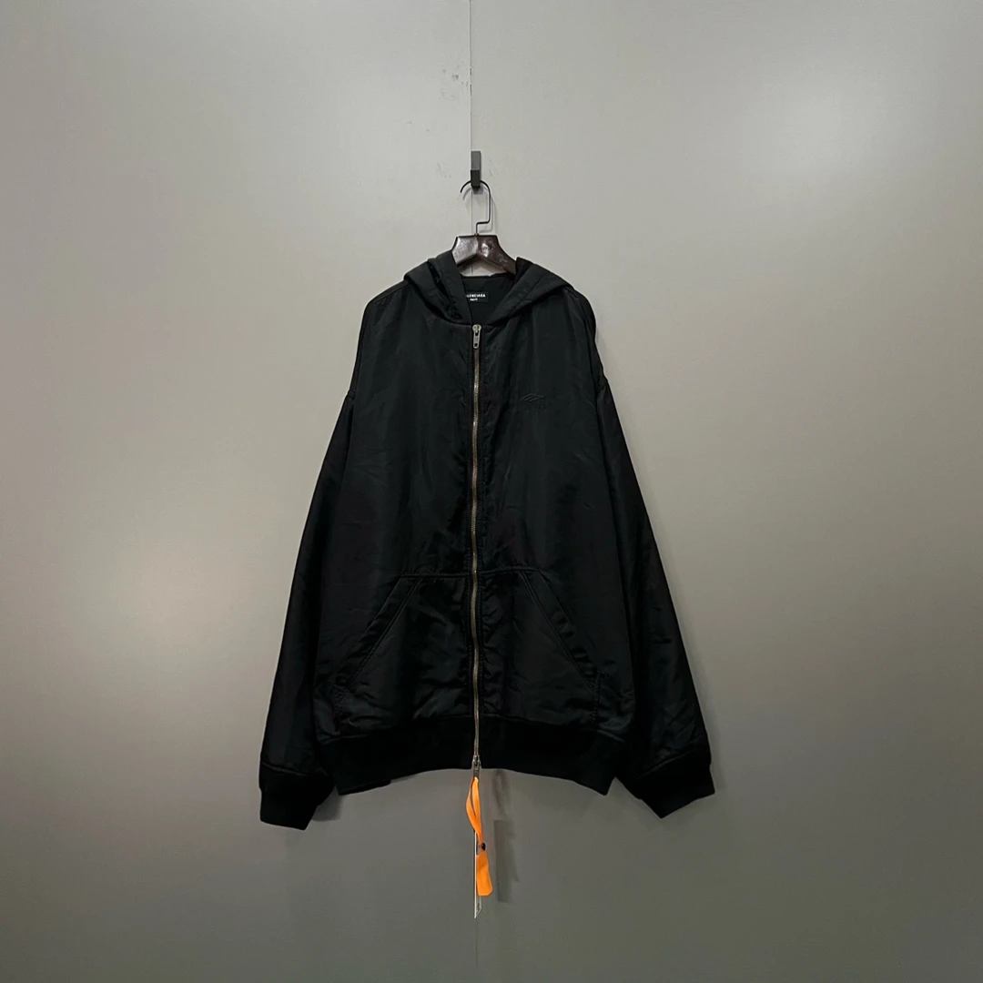 95新 Balenciaga/巴黎世家 y10黑色刺绣logo连帽外套 M码400583