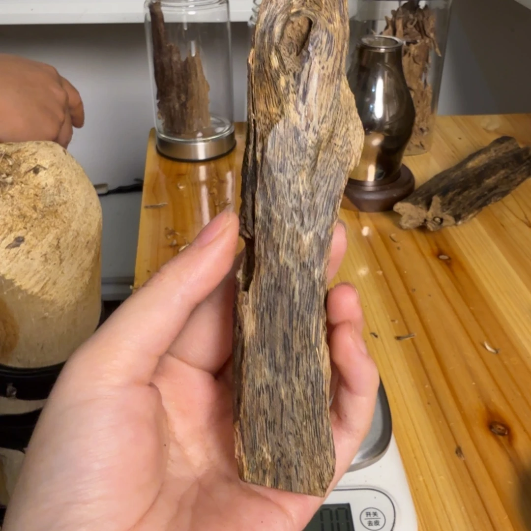 沉香陆河虫漏香17克