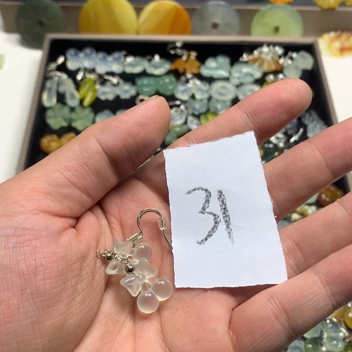 蛇纹石玉耳钉足银镀金镶嵌云****斋