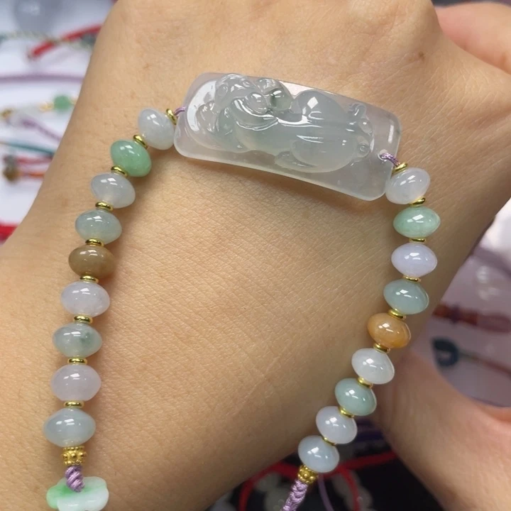 瑾****翡翠未镶嵌手绳7999999999