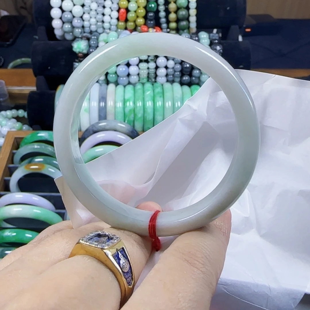 翡翠手镯未镶嵌漏漏漏胶条极微瑕