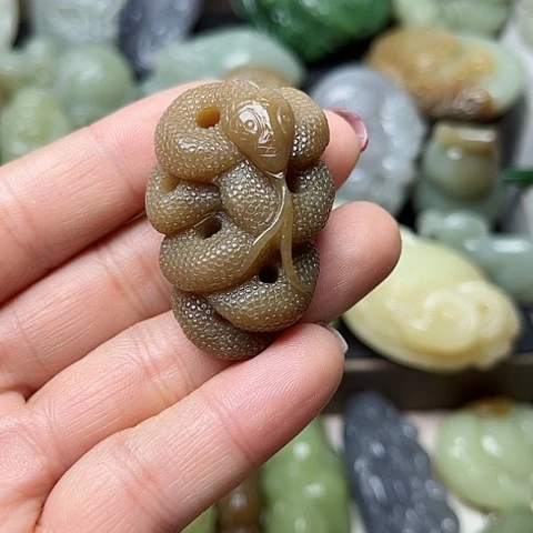 颈饰未镶嵌和田玉
