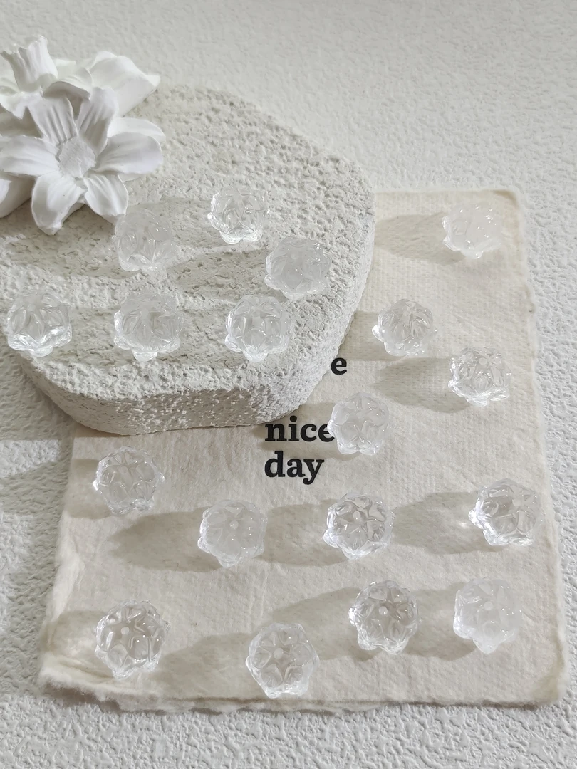 白水晶上下孔小号莲花多样性随机发货BS101