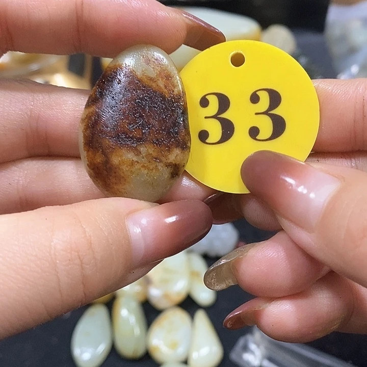 未镶嵌和田玉（糖玉）挂件