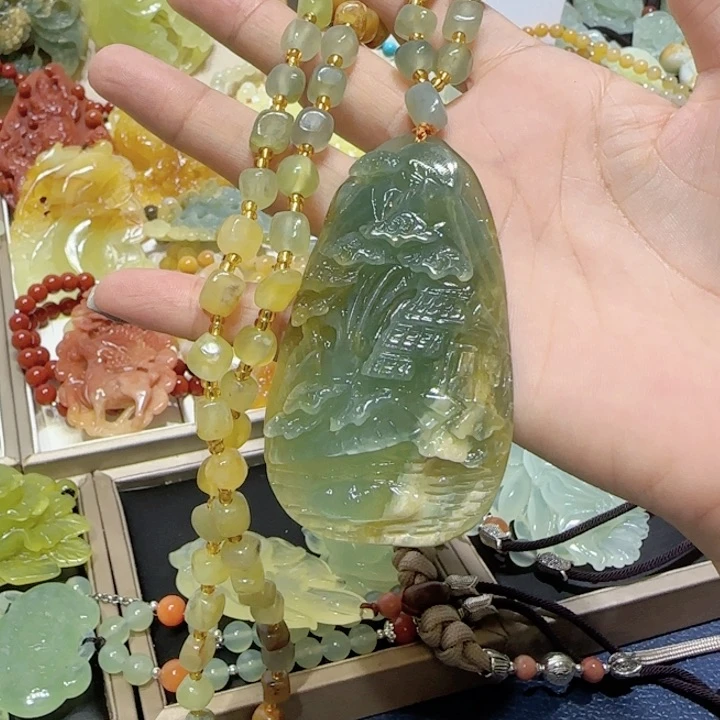 未镶嵌蛇纹石玉吊坠