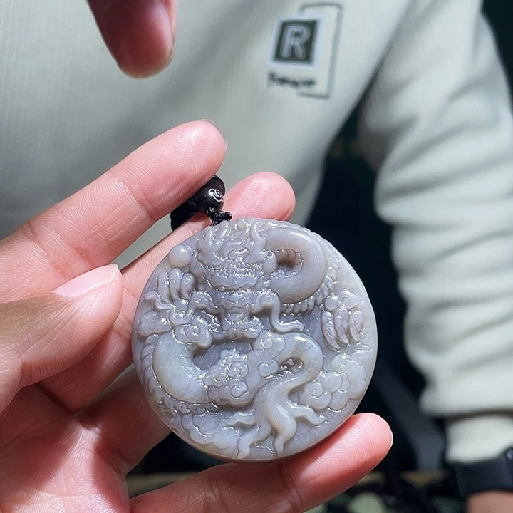 和田玉未镶嵌颈饰多样性