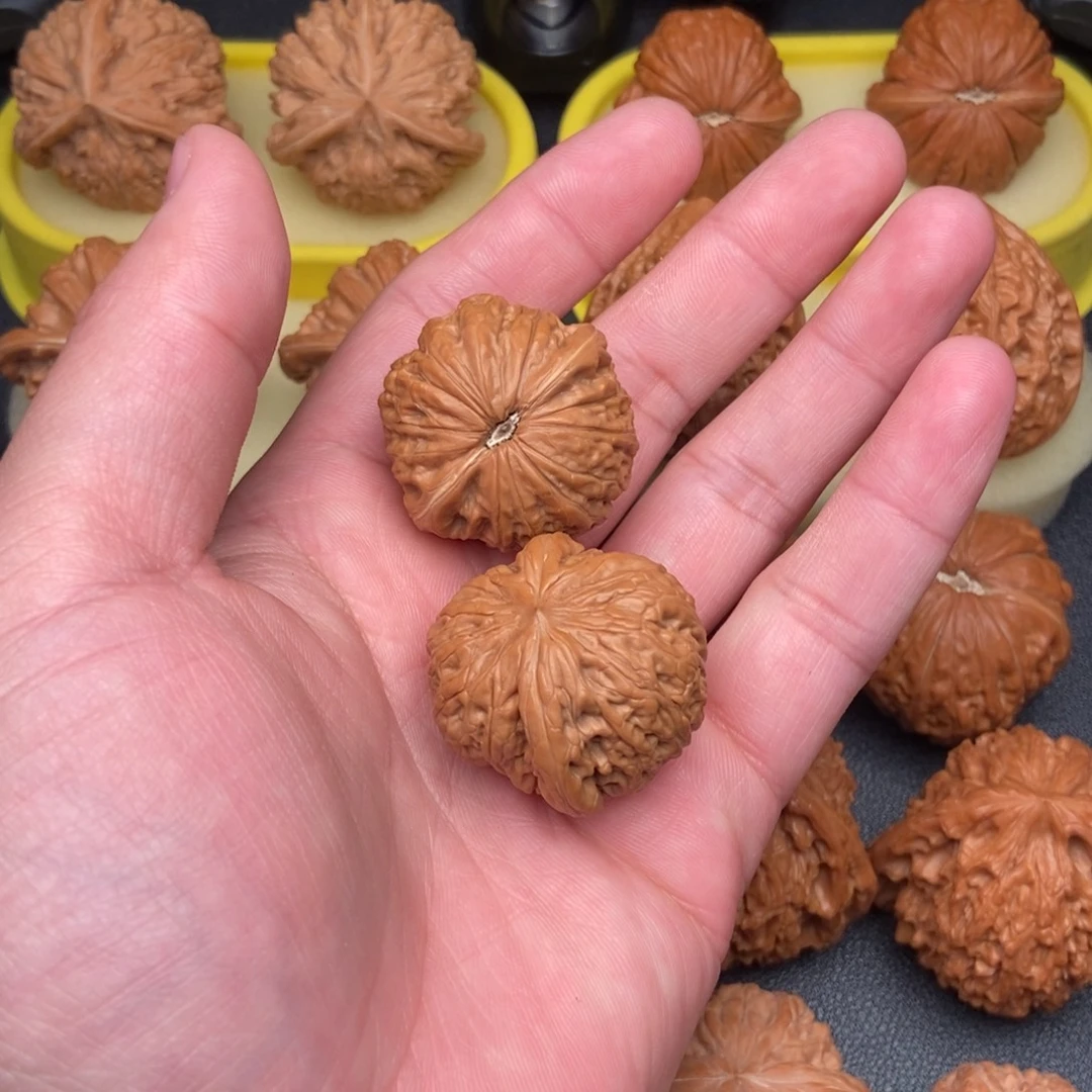 阿***，文玩核桃把件铁锤33